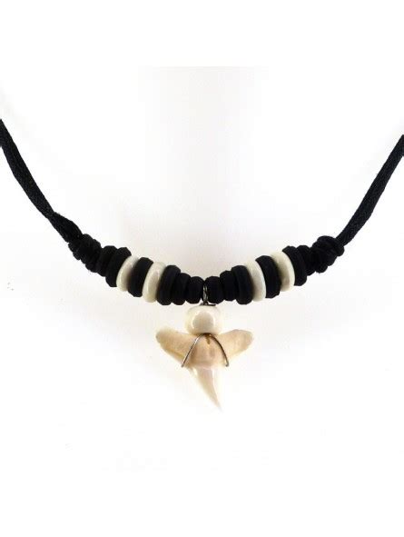 COLLIER DENT DE REQUIN Noir