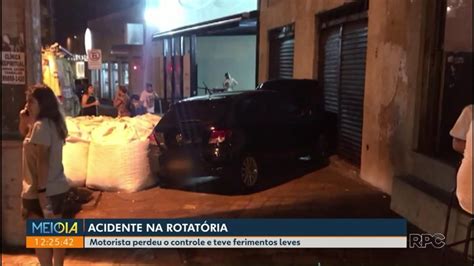 Motorista Fica Ferida Ap S Perder O Controle E Invadir A Cal Ada Em