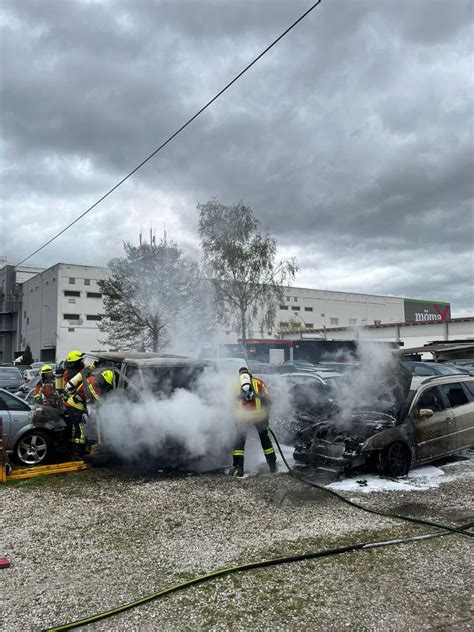 Brand Mehrere PKW Freiwilligen Feuerwehr Stadt Landshut