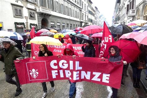 Firenze Sciopero Generale Di Cgil E Uil Settemila Persone In Corteo