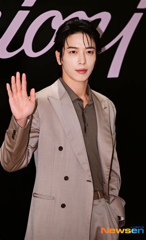 정용화 카리스마 포즈 포토엔hd 손에 잡히는 뉴스 눈에 보이는 뉴스 뉴스엔