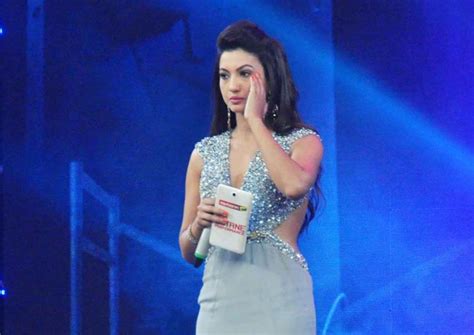 Gauahar Khan Slapped During Indias Raw Star Finale Celebs Shocked