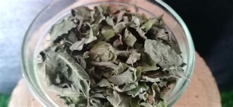 Buy Dried Basil Leaves - BloomyBliss online