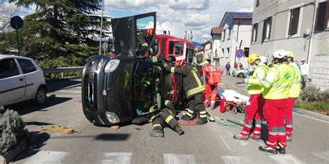 Gorizia Auto Sul Fianco Due Donne Trasportate In Ospedale Il Goriziano