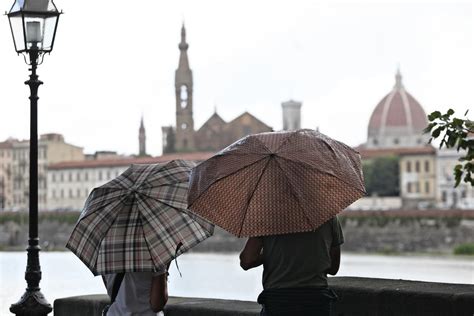 Addio Estate Arrivano I Temporali Su Tutta La Toscana