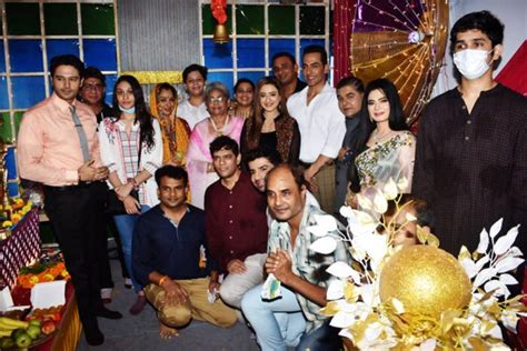 Anupamaa Rupali Ganguly Gaurav Khanna And Others Welcome Ganpati Bappa On Sets Of The Show