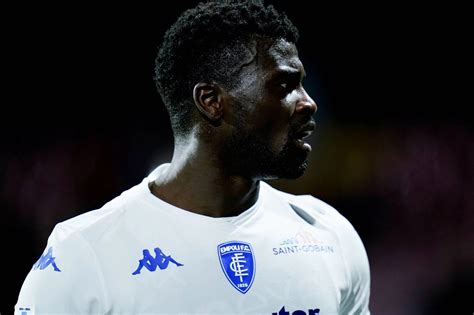 Italie Empoli M Baye Niang Impliqu Dans Un Accident De La Route