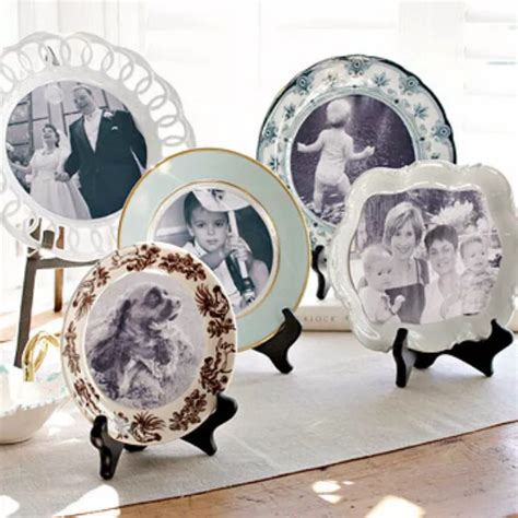 Here Are Some Creative Ways To Decorate With Plates In 2020 Plate Wall Display Decor Plates