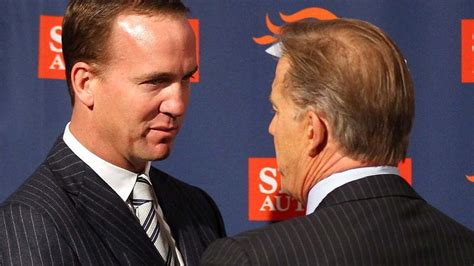 Knowing Glance Between Peyton Manning And John Elway Entering Third Hour