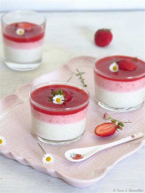 Panna Cotta De Iogurte E Baunilha Mousse De Morango Coco E