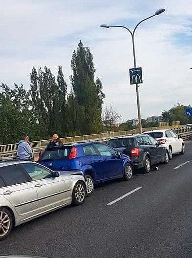 Wypadek Czterech Aut Na Ul Krakowskiej W Kielcach Cztery Osoby