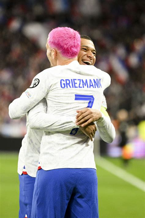 Photo Joie Des Joueurs De Léquipe De France Après Le But De Antoine Griezmann Fra Sur Une