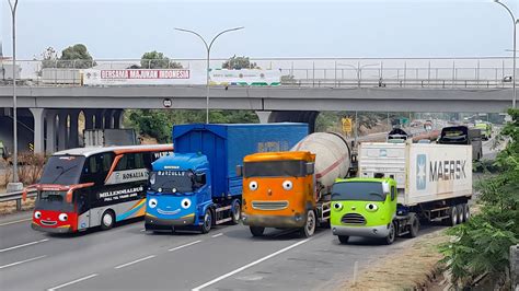 Dijalan Tol Pusat Iringan Truk Trailer Besar Truk Molen Dan Bus