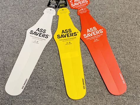 梅雨時ライドにおススメアイテム ASS SAVERS お知らせ ストラーダバイシクルズ