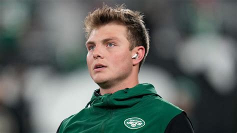 Jets QB Zach Wilson Spending Offseason In Odd Limbo While Team Pursues