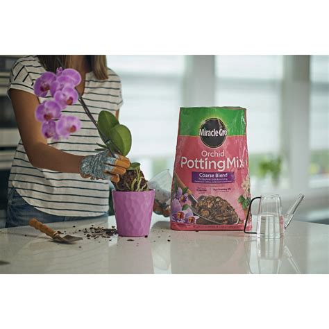 Miracle Gro 8 Qt Coarse Blend Orchid Potting Mix Do It Best