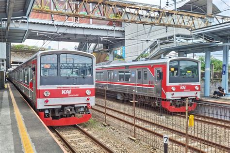 Kritik Wacana Subsidi Tarif Krl Berbasis Nik Penolakan Warga Dan