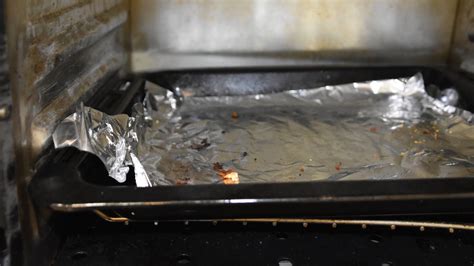 Can You Put Aluminum Foil Parchment Paper Wax Paper In The Toaster