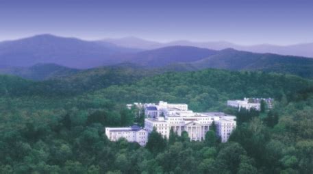 The Greenbrier resort – Greenbrier Living