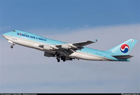 Hl Korean Air Boeing B Erf Photo By Alexey Ereshko