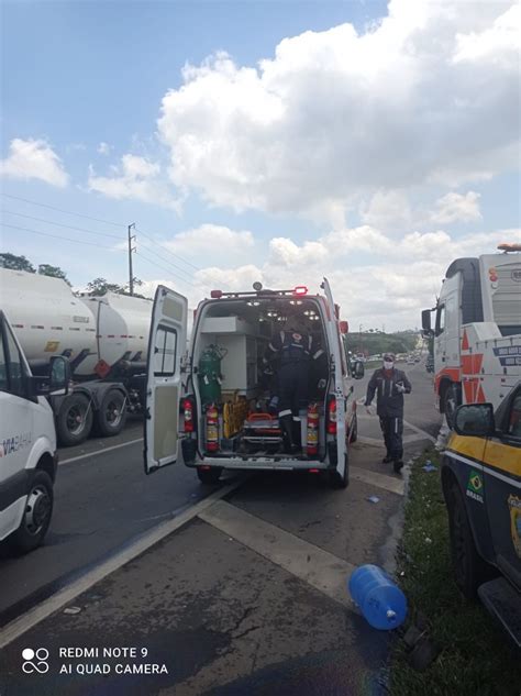 Urgente Vítimas de grave acidente ficam presas às ferragens e são