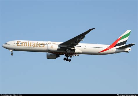 A6 EGQ Emirates Boeing 777 31HER Photo by Björn Huke ID 1485444