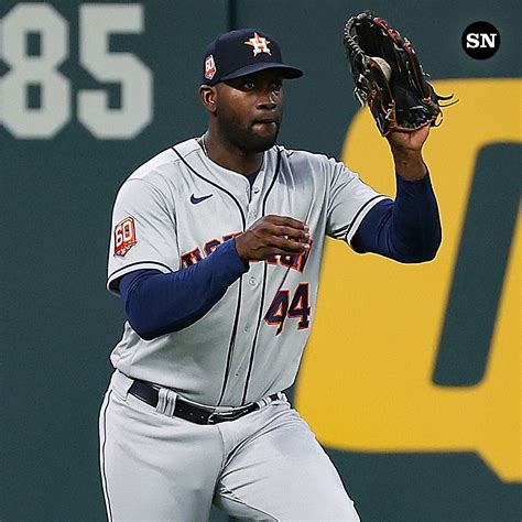 𝐓𝐡𝐞 𝐒𝐩𝐨𝐫𝐭𝐢𝐧𝐠 𝐍𝐞𝐰𝐬 on Twitter Astros Yordan Alvarez was transported