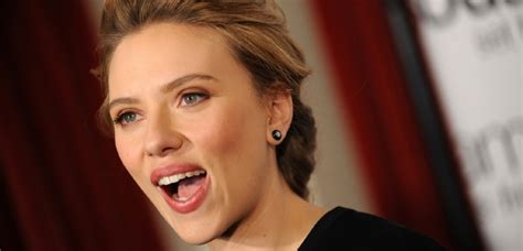 Šťavnatá Scarlett končí s charitou Nechá si pořádně platit Týden cz