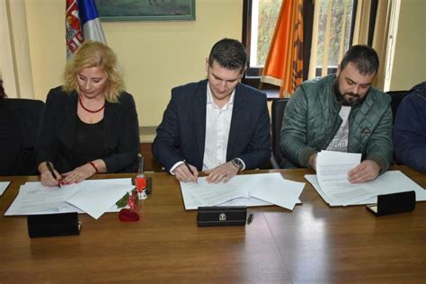 Potpisani Ugovori Sa Udru Enjima Osi Te Media Po Arevac Vesti