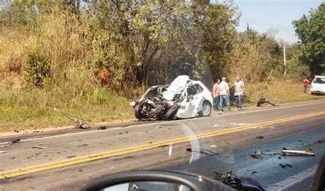 Motorista Morre Após Acidente Entre Carro E Caminhão Em Sorocaba