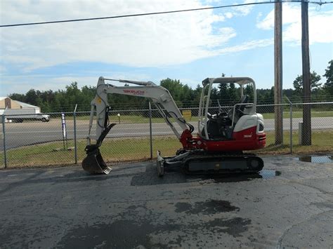 Tb Takeuchi Excavator W Thumb Universal Rent It All