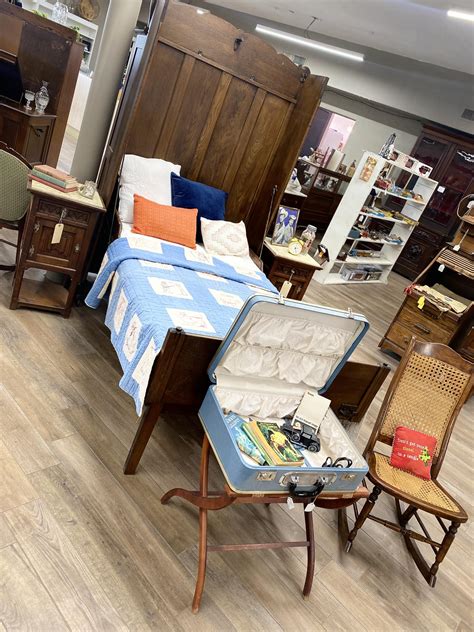 St Clair Antique Emporium Gladewater Tx