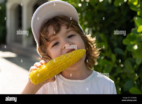 Aprender Acerca Imagen Ni A Comiendo Elote Abzlocal Mx