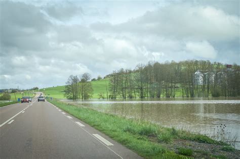 Photos Météo les fortes pluies font sortir le Madon de son lit entre