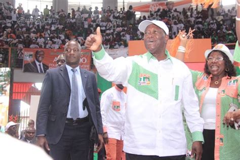 Pr Sidentielle Alassane Ouattara Promet De Construire Une