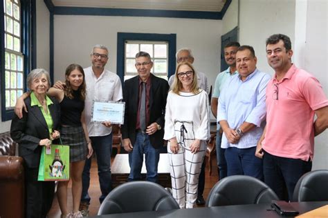 Família do prefeito Rodrigo Drable recebe homenagem da Câmara de Barra