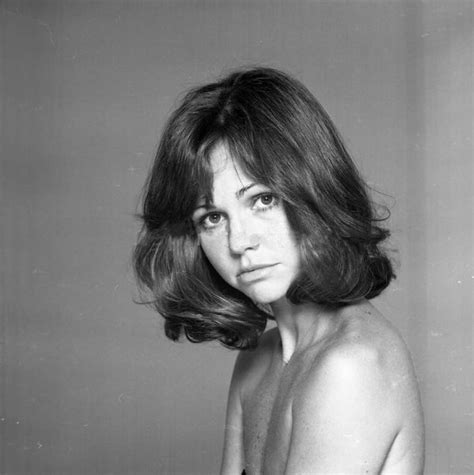 Pin By Druidda On Sally Field Aktorka [usa] Sally Field Hairstyles