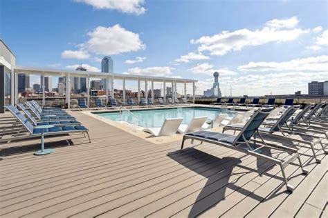 4 Best Rooftop Pools in Dallas