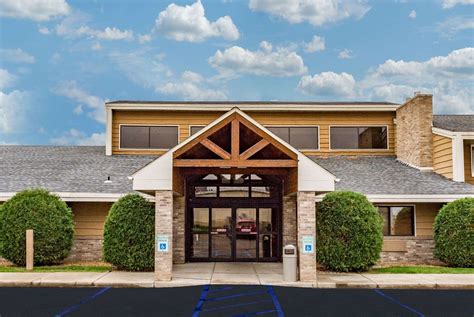 AmericInn Hotel & Suites Dickinson, ND - See Discounts