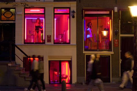 Coronavirus Dutch Sex Workers Return To Red Light District As Covid 19