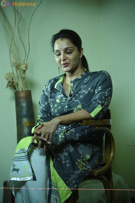 Manju Warrier Actress Photoimagepics And Stills 447727