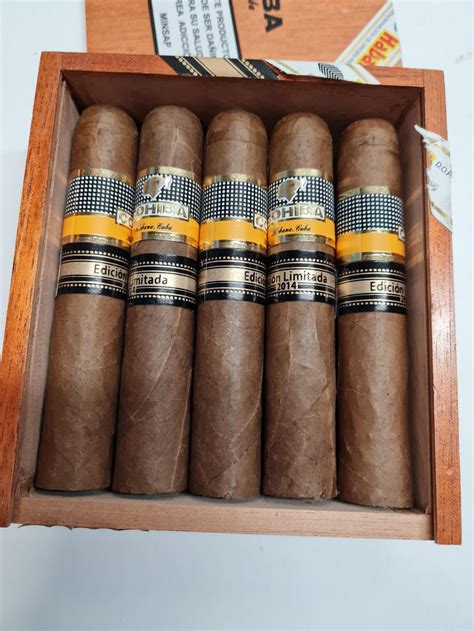 Lot A box of Cohiba Robustos Supremos Edición Limitada 2014 Varnished