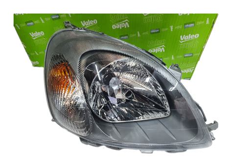 LAMPA REFLEKTOR PRZÓD PRAWY TOYOTA YARIS 1999 2005 087979 za 274 90 zł