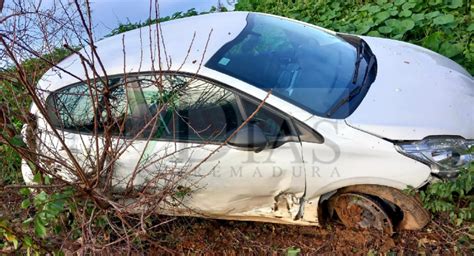 Se accidenta en la EX 209 y acaba saliéndose de la vía