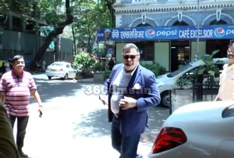 Bollywood Actor Rishi Kapoor With Simi Grewal Subhash Ghai At Re