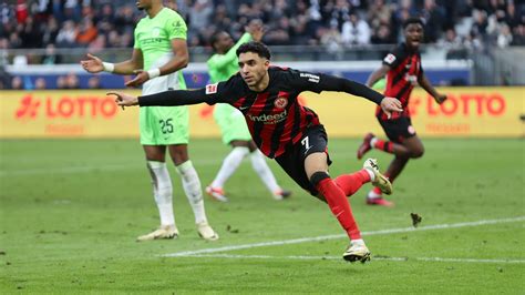 Sp Tes Remis Gegen Wolfsburg Eintracht Frankfurt Rettet Einen Punkt