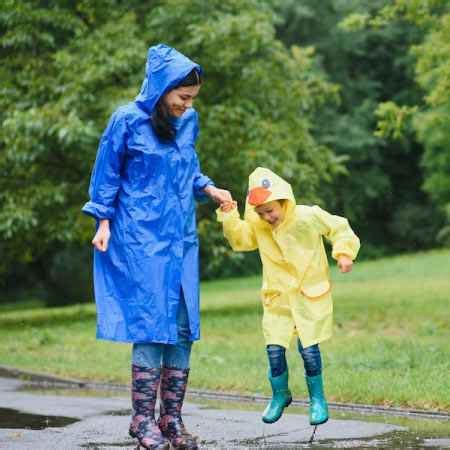 10 Essential Monsoon Fashion Tips For Chandigarh Residents