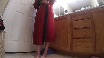 Milf casada amateur caliente strip teases y mamada en el baño XVIDEOS