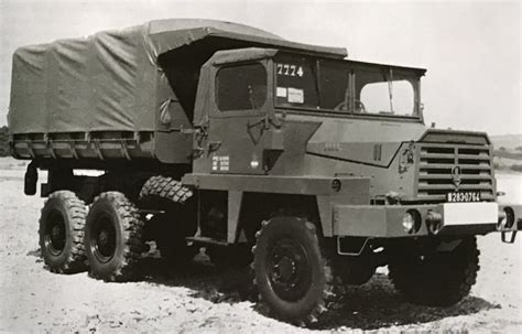 Épinglé sur Camion engins militaires