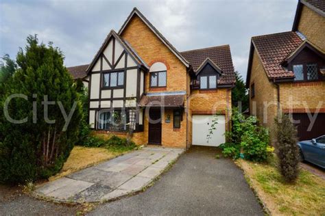 West End Yaxley Peterborough Pe7 4 Bedroom Detached House For Sale